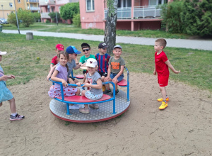 Aktywności na placu zabaw